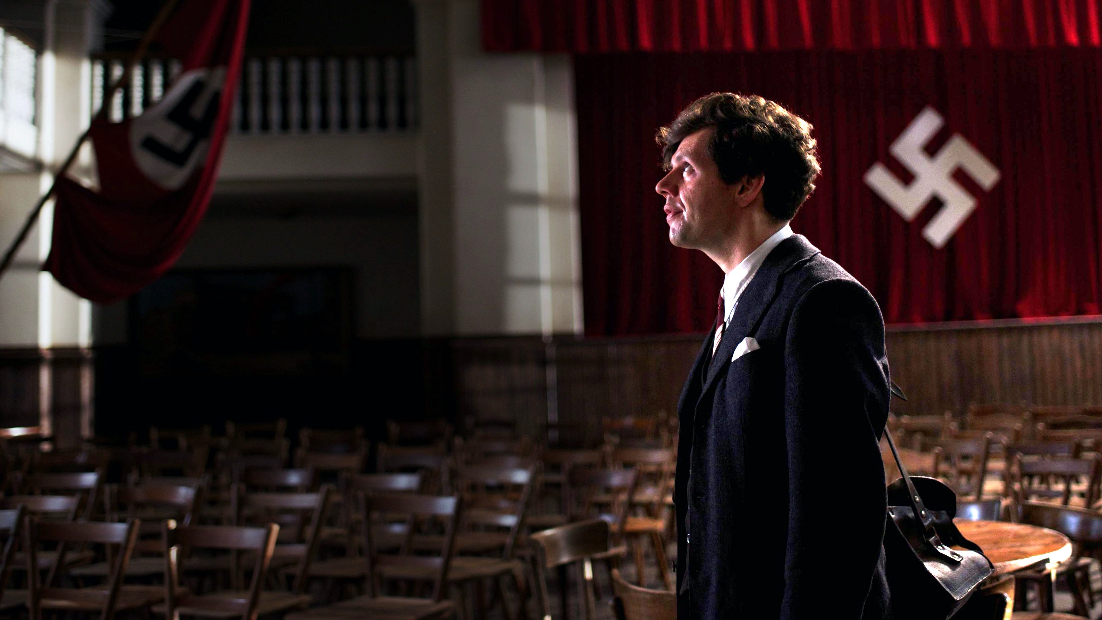 13 Minutes Background