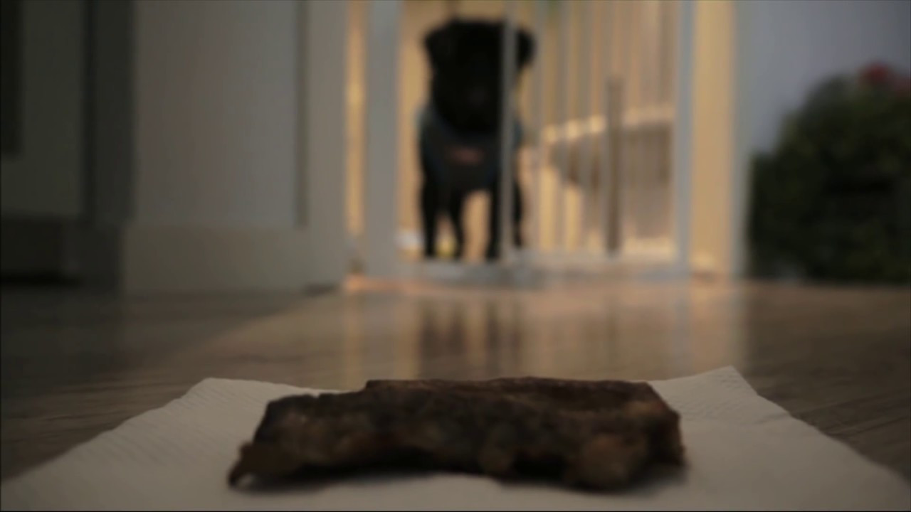 Carlinos, la serie Background