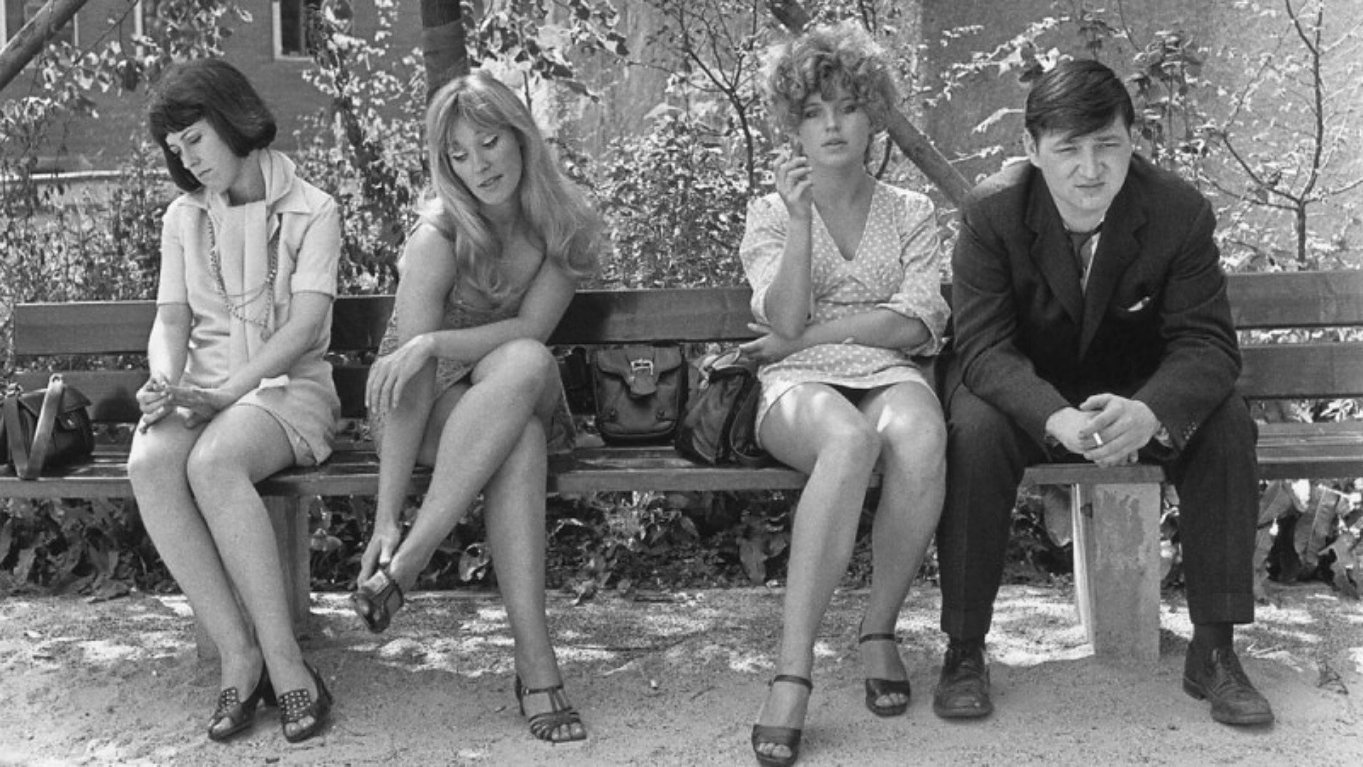 Katzelmacher Background