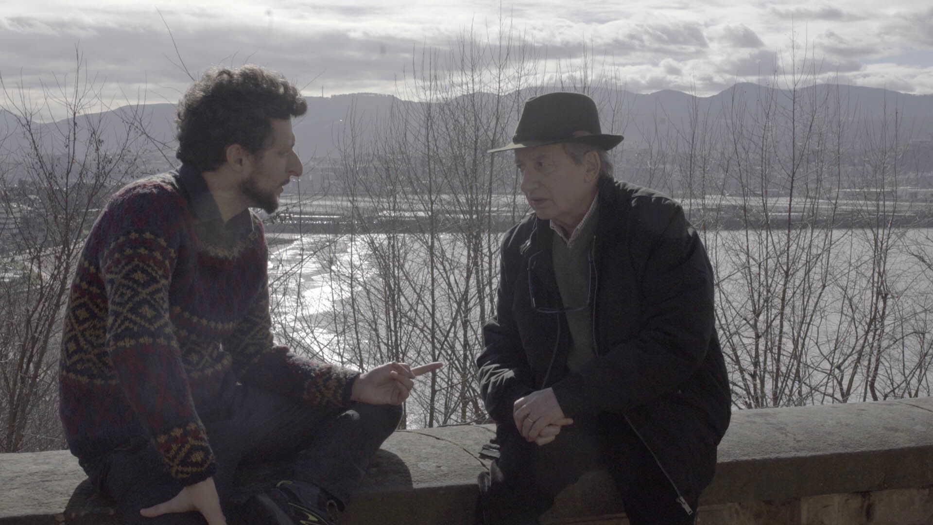 Traidores Background