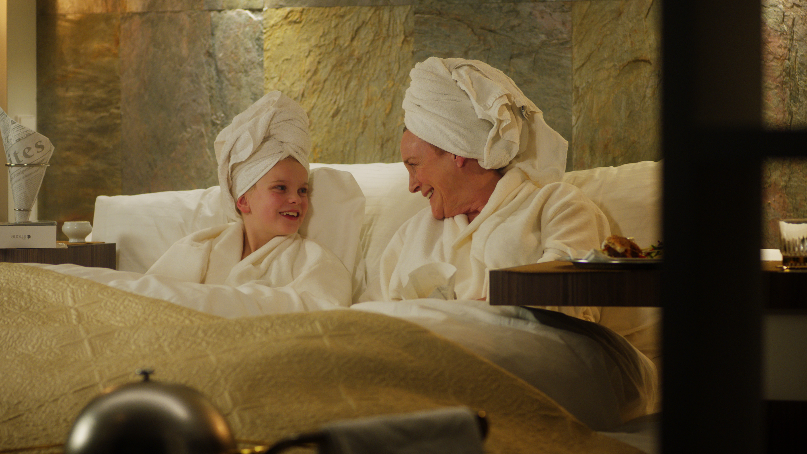 Romy's Salon Background