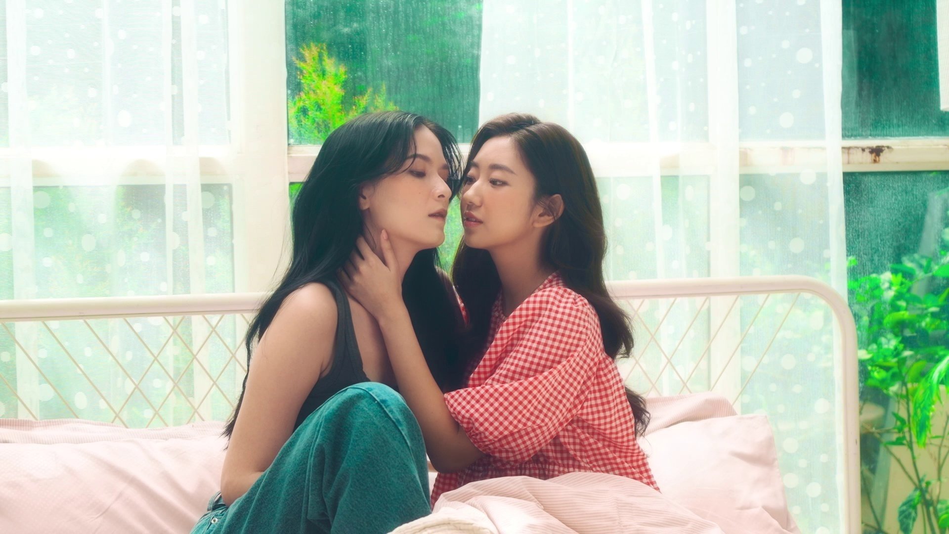 Reverse 4 You Background