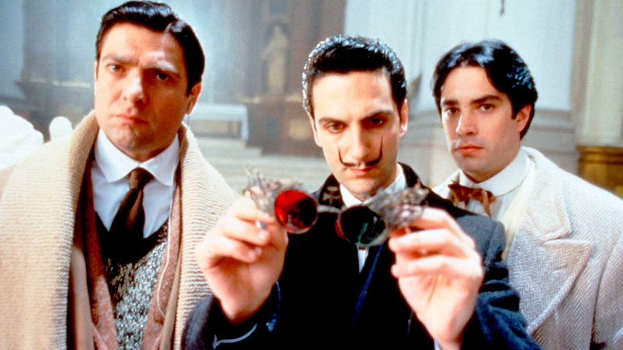 Buñuel y la mesa del rey Salomón Background