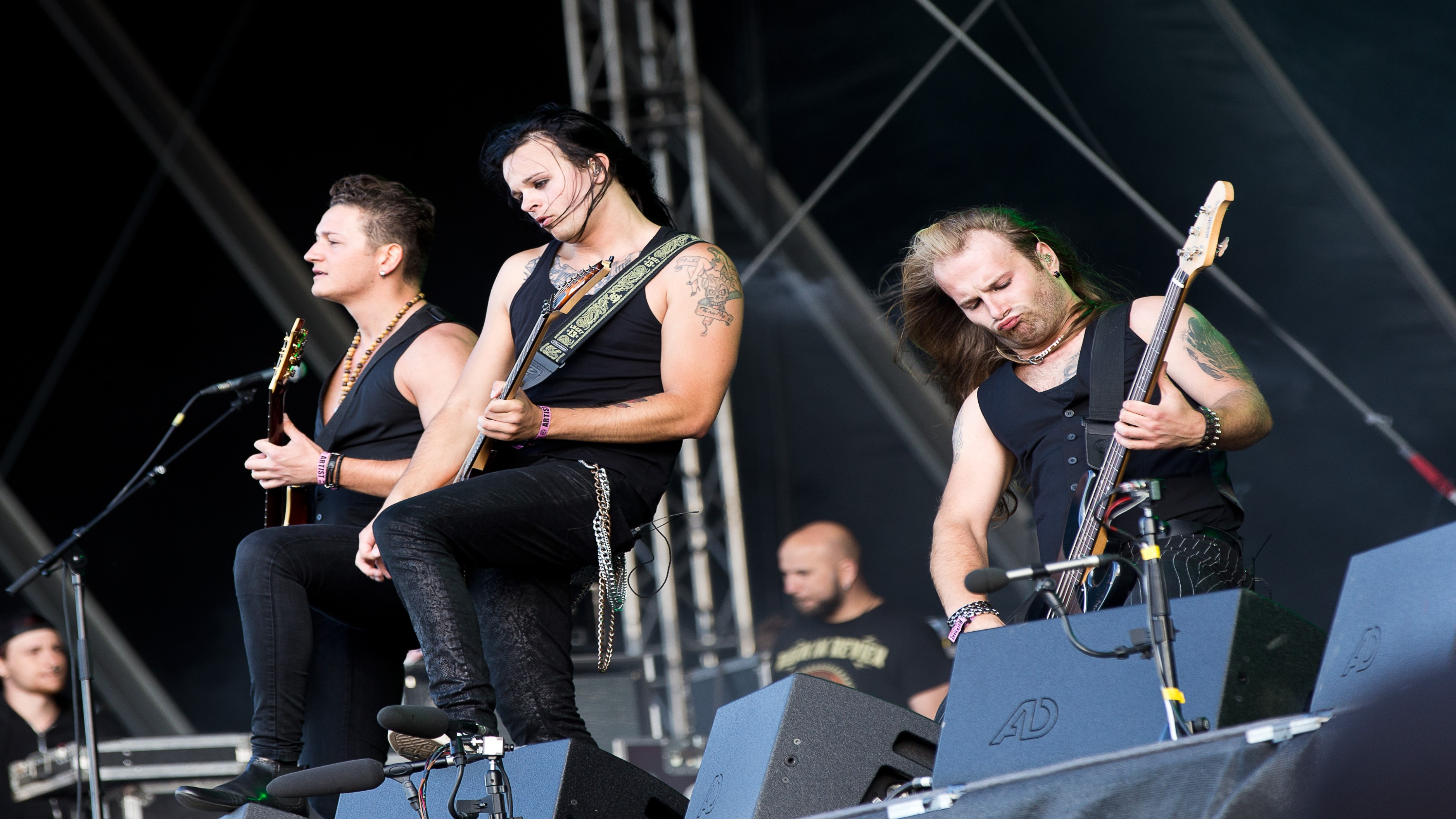 Kissin' Dynamite - Generation Goodbye - Dynamite nights Background