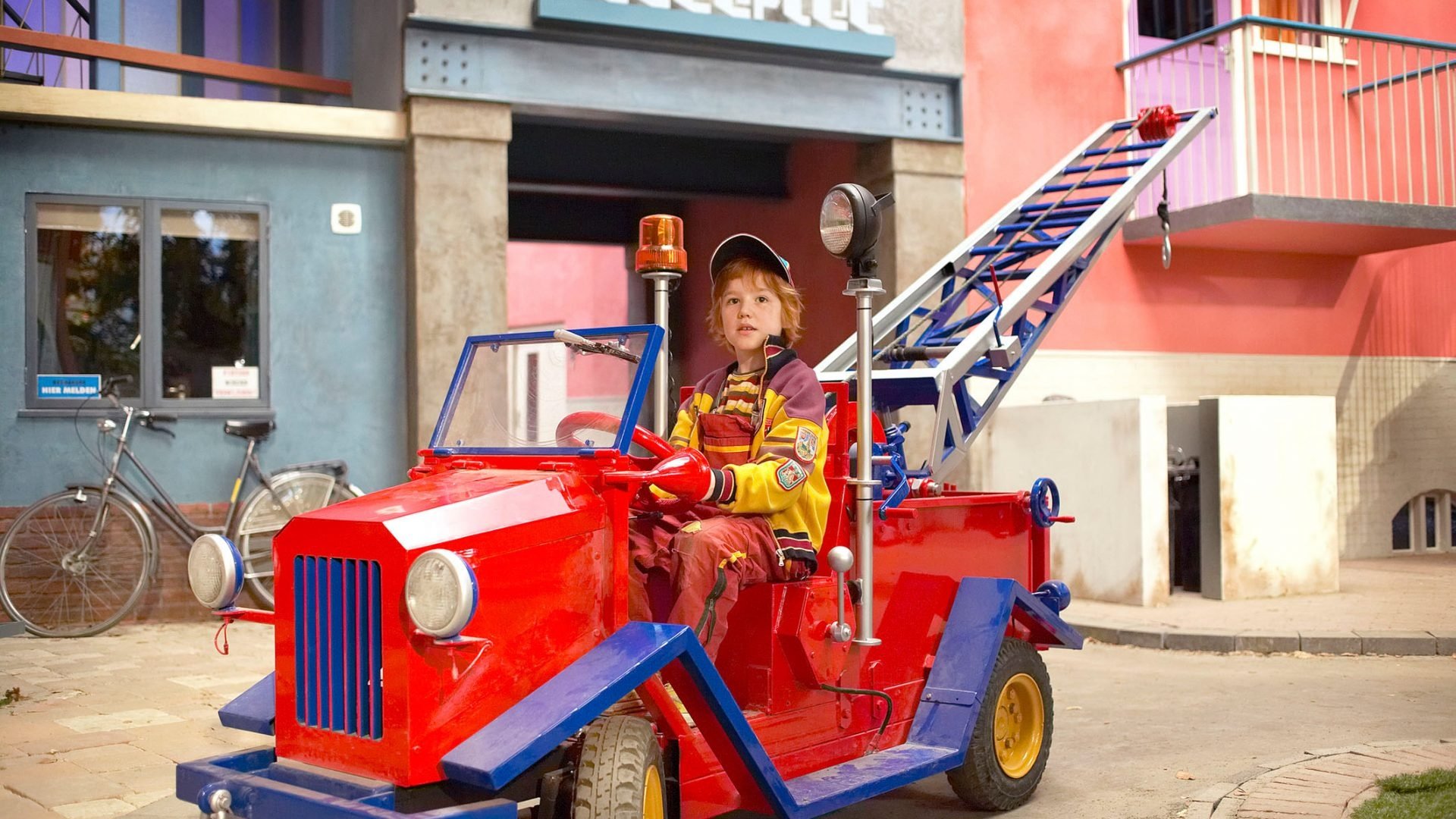 Pluk and His Tow Truck Background