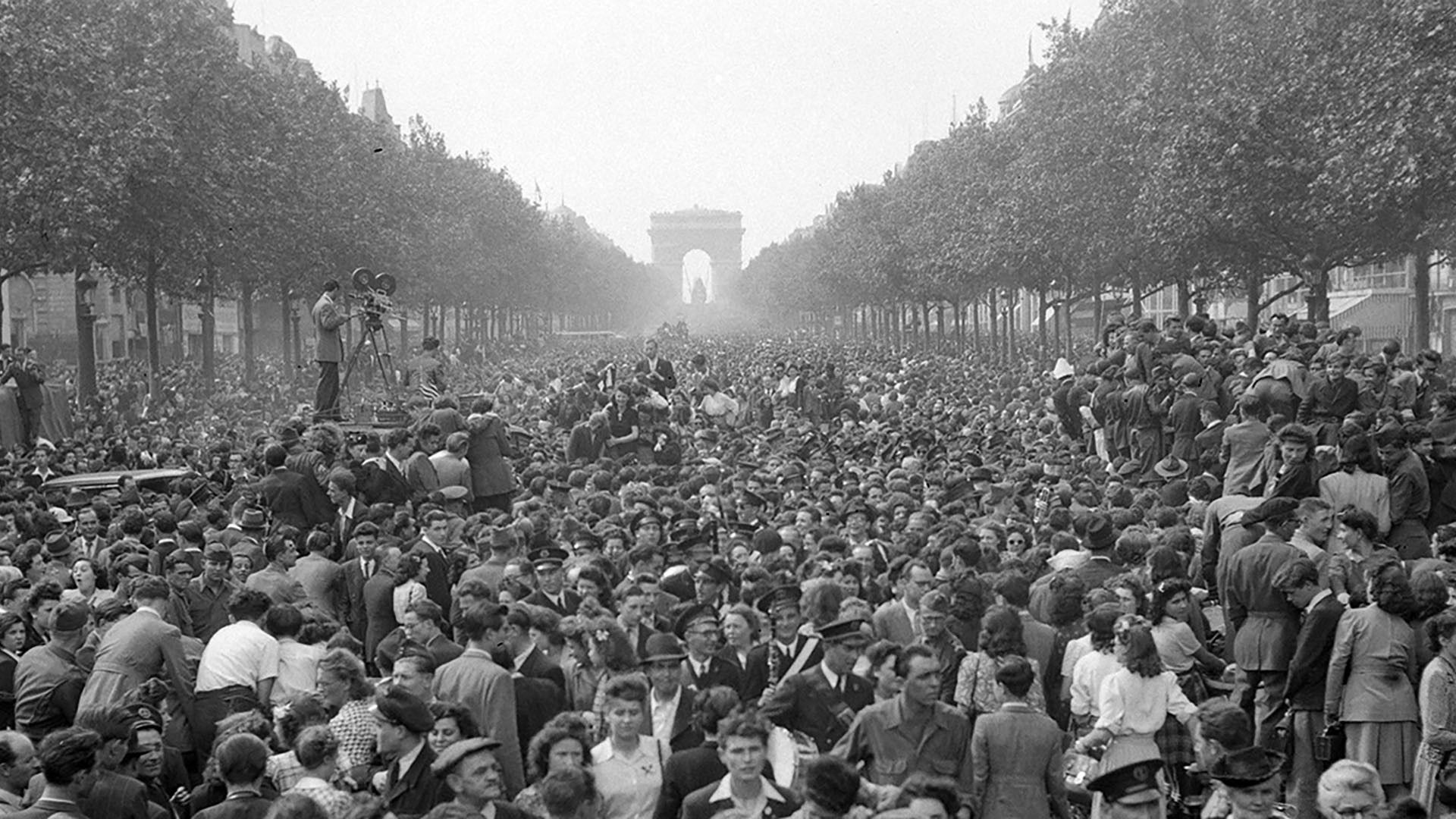 Capitulation, the Final Hours that Ended World War II Background